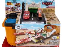 Mattel Cars Σετ Παιχνιδιού Τα μπουζί της Ωραίας Ελένης (HDN02)